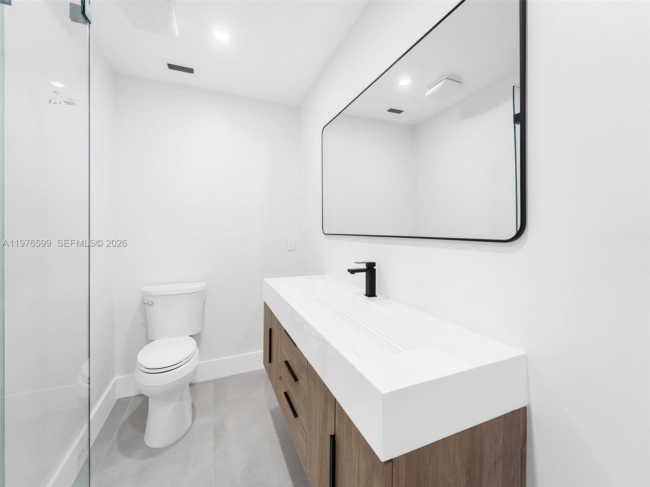 212 Sw 7th St - Photo 4 of 23