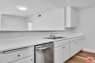 2050 S Bentley Ave #204 - Photo 3 of 8