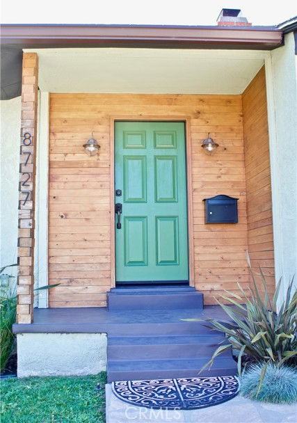 8727 Glider Ave - Photo 3 of 8