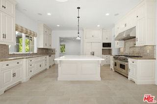 353 20th St - Photo 4 of 6