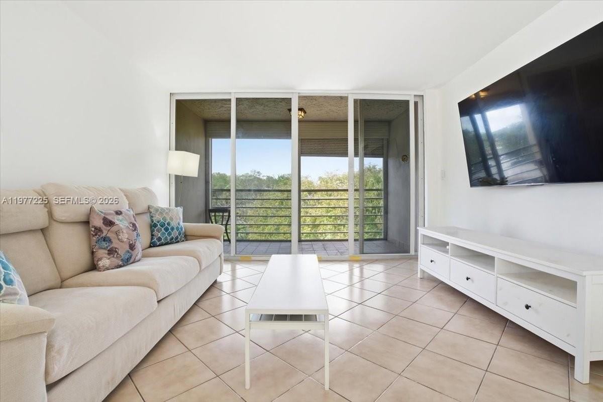 9410 Tangerine Pl #407 - Photo 6 of 34