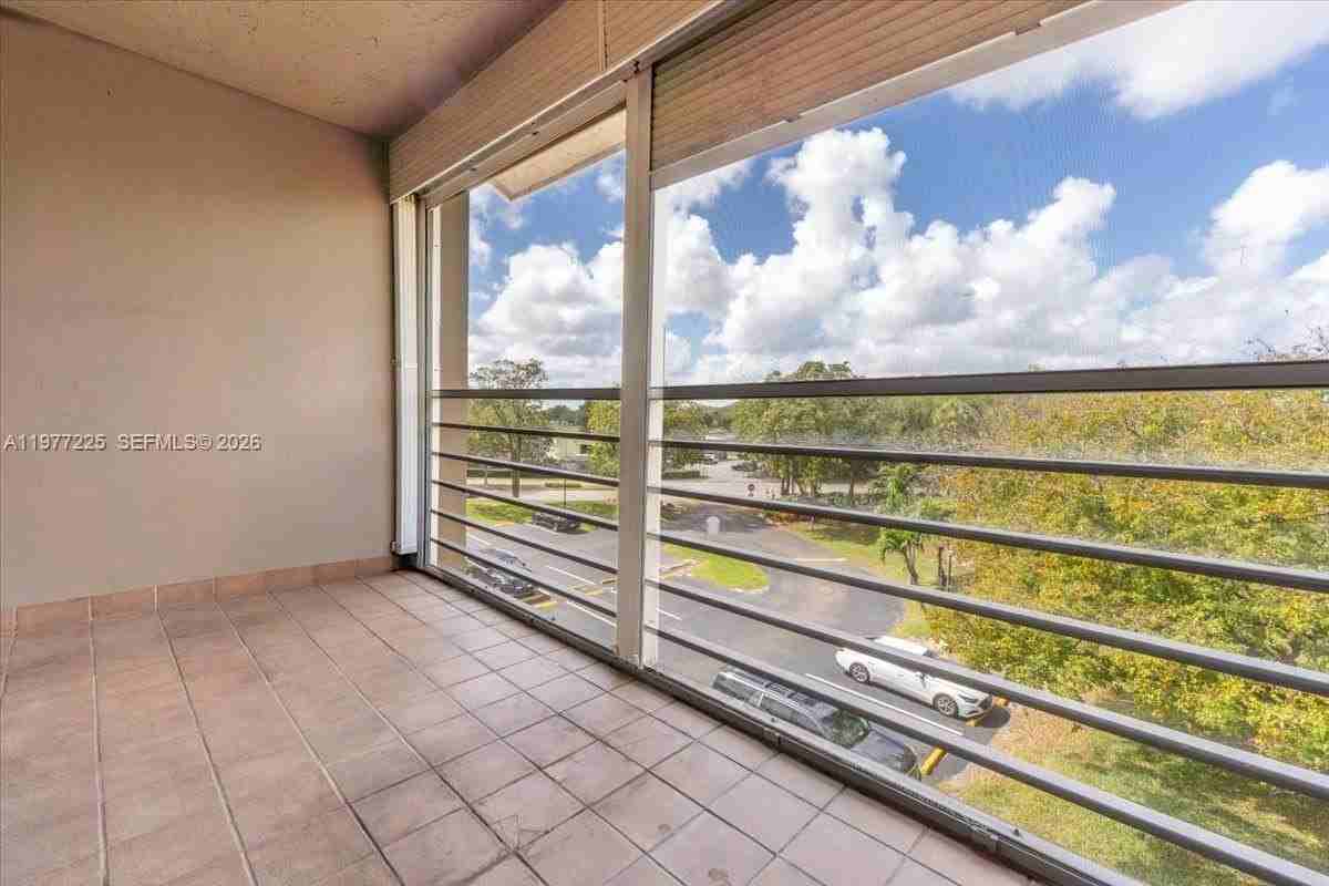 9410 Tangerine Pl #407 - Photo 7 of 34