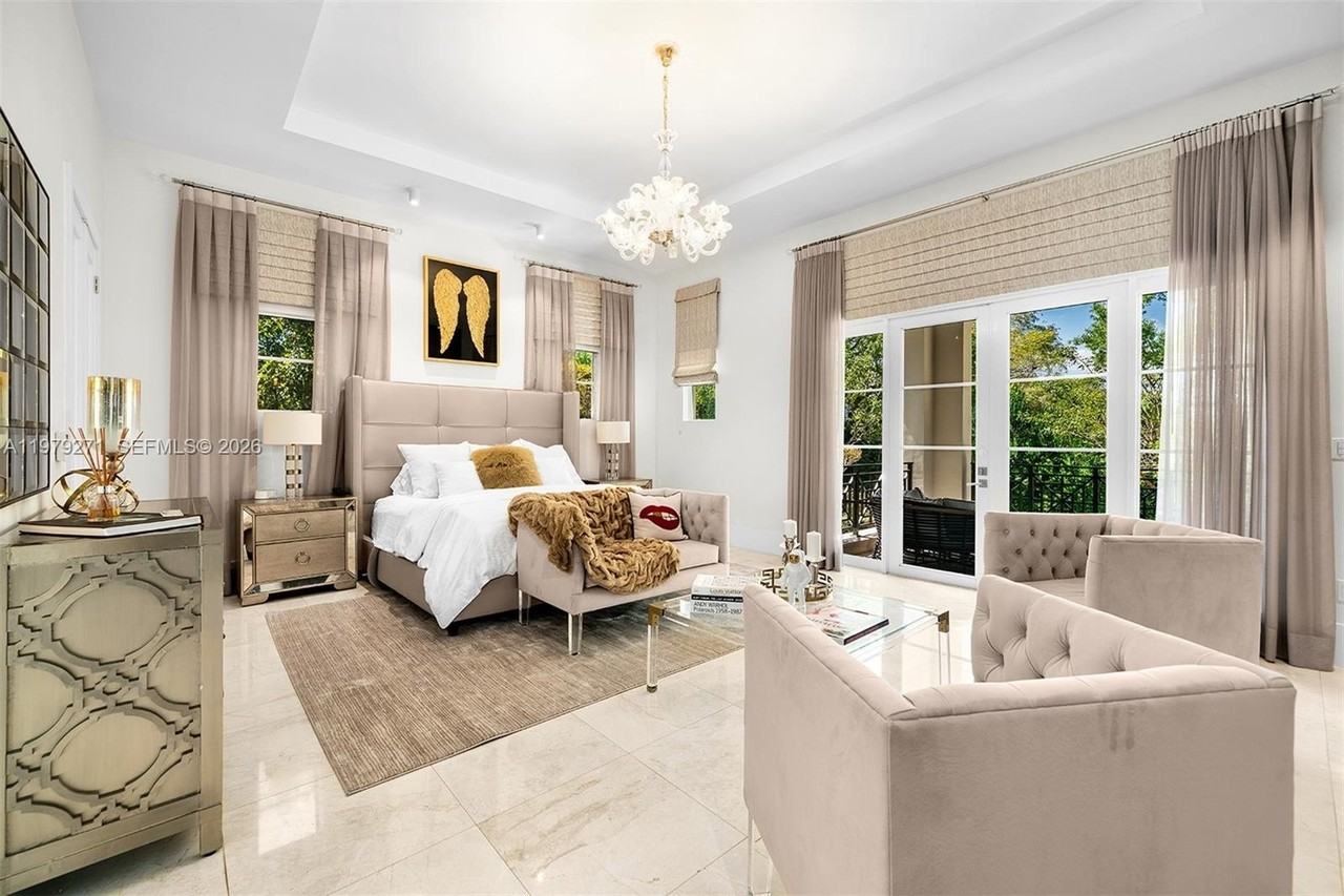 11750 Sw 68th Ct - Photo 5 of 37