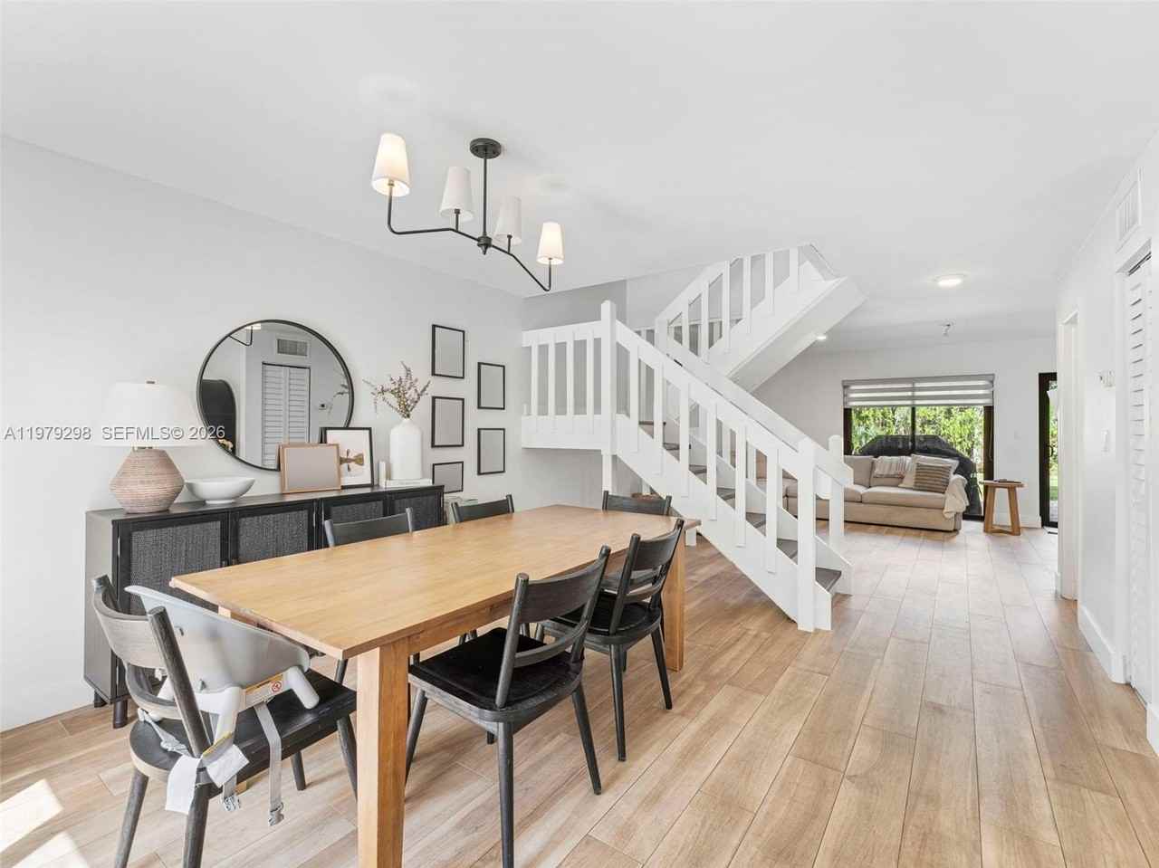 10548 Sw 112th Ave - Photo 2 of 46