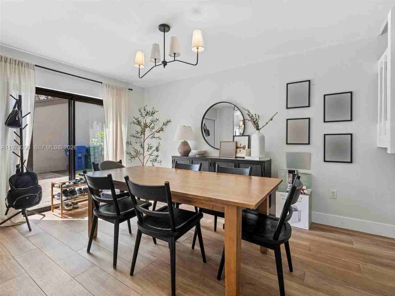 10548 Sw 112th Ave - Photo 3 of 46