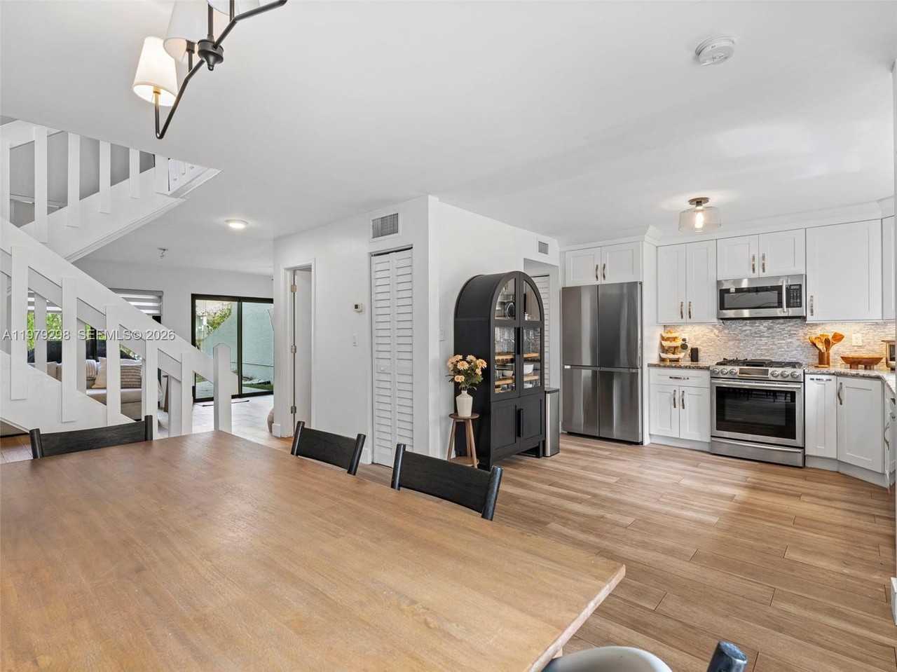 10548 Sw 112th Ave - Photo 7 of 46