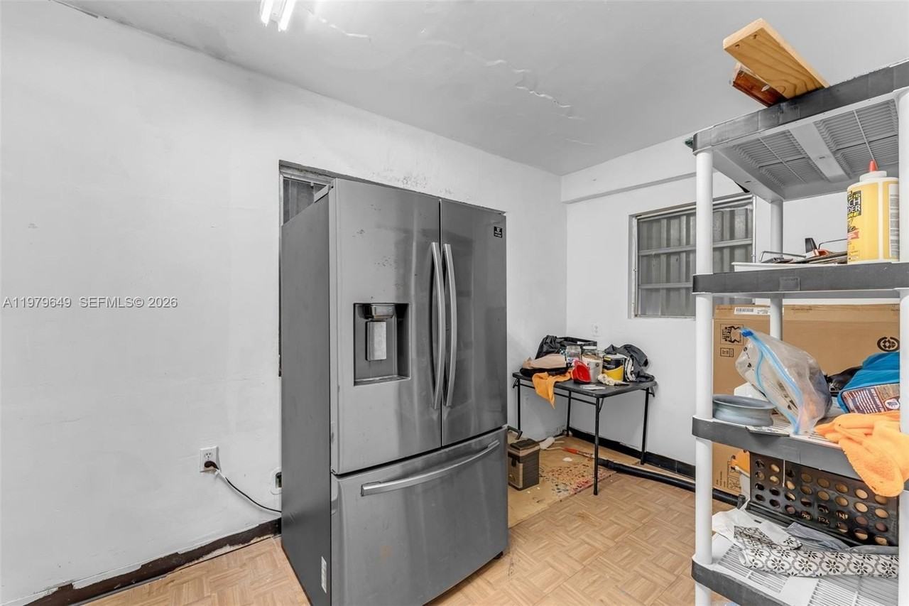 174 Corrine Pl #1 - Photo 7 of 17