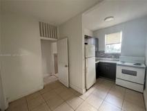 1060 Nw 47th St #5 - Photo 1 of 1