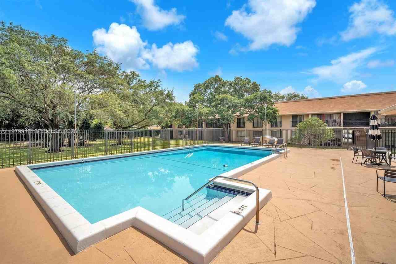 5981 Washington St #215