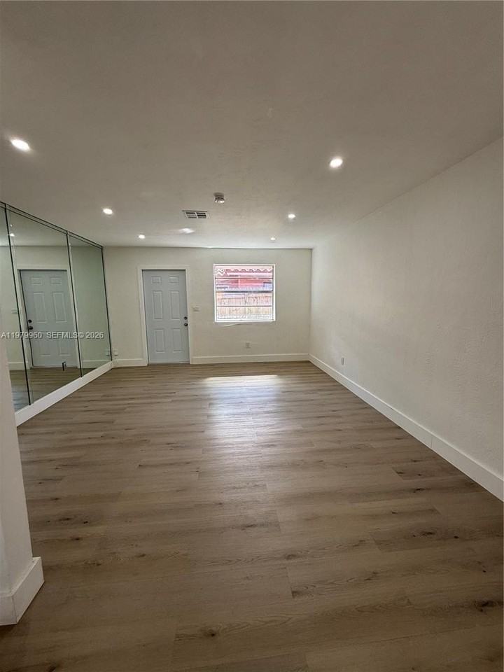 3610 Sw 25th Ter #3612 - Photo 3 of 16