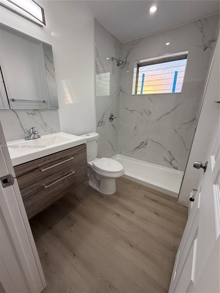 3610 Sw 25th Ter #3612 - Photo 7 of 16