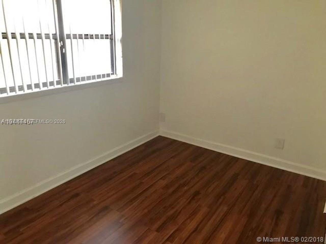 4015 Nw 87th Ave #4015 - Photo 4 of 8