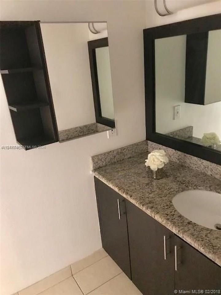 4015 Nw 87th Ave #4015 - Photo 5 of 8