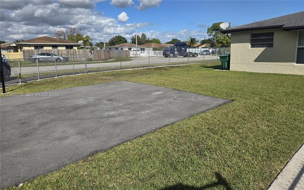 18815 Sw 113 Ct SW 113th Ct #18815 - Photo 4 of 13