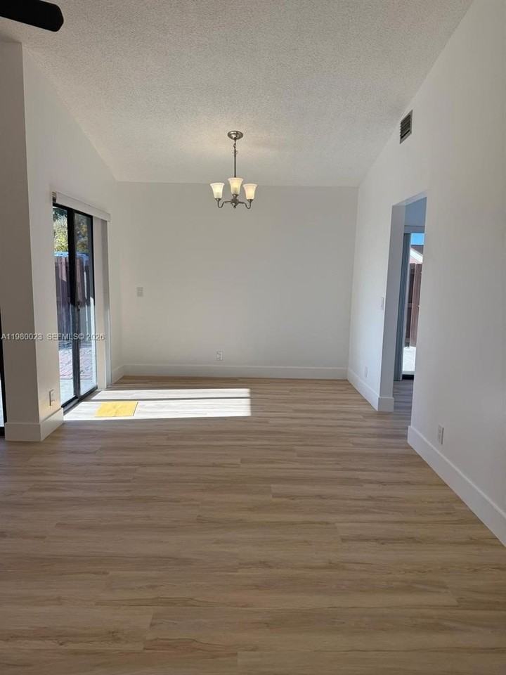 6561 Nw 172nd Ln #0 - Photo 6 of 24