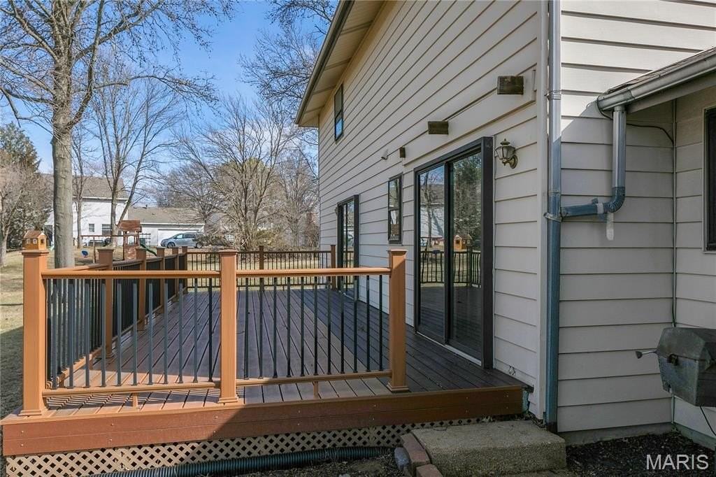 15575 Clover Ridge Dr - Photo 6 of 42