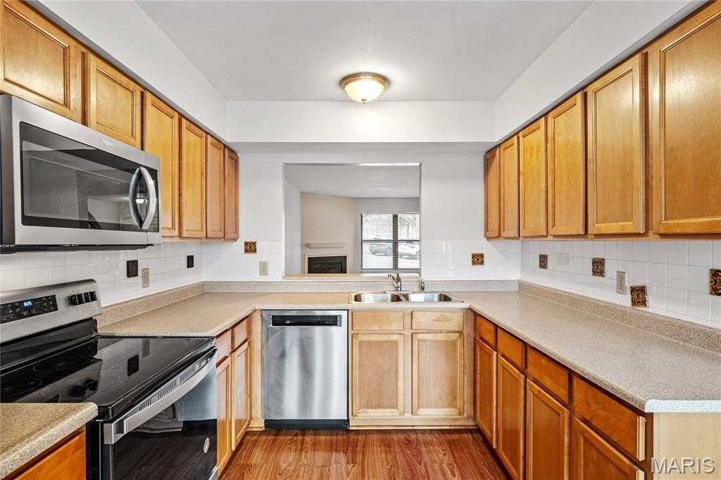 707 Forest Trace Dr #E - Photo 5 of 47