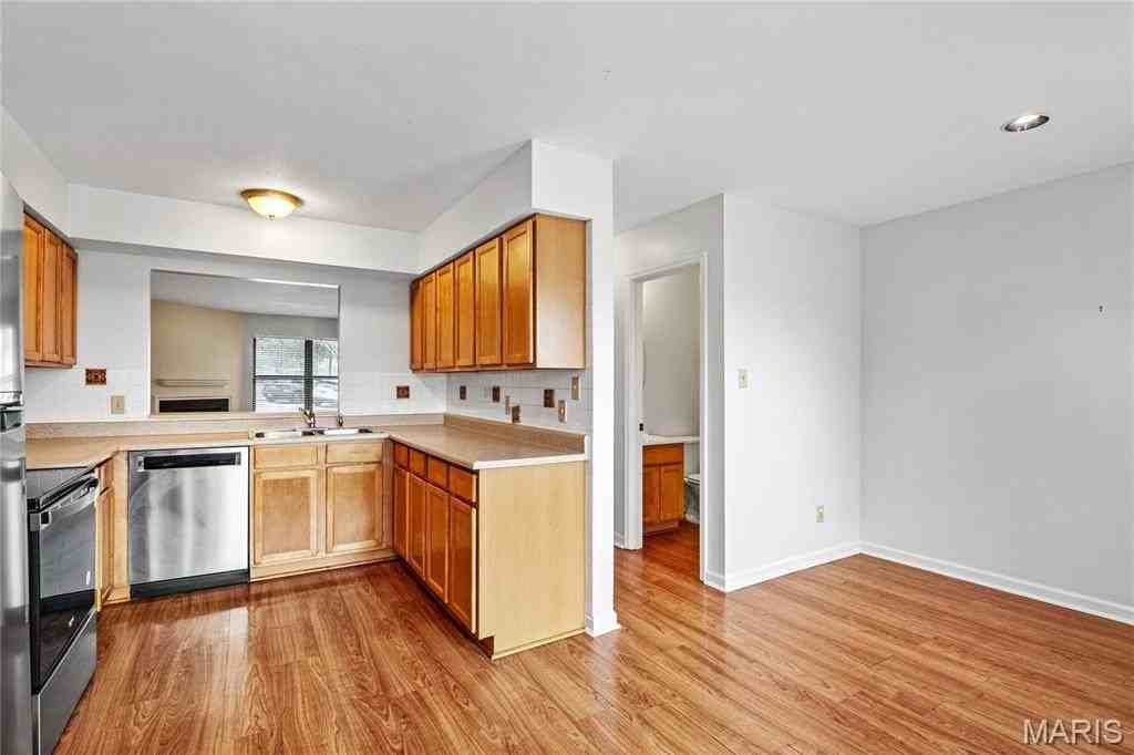 707 Forest Trace Dr #E - Photo 7 of 47