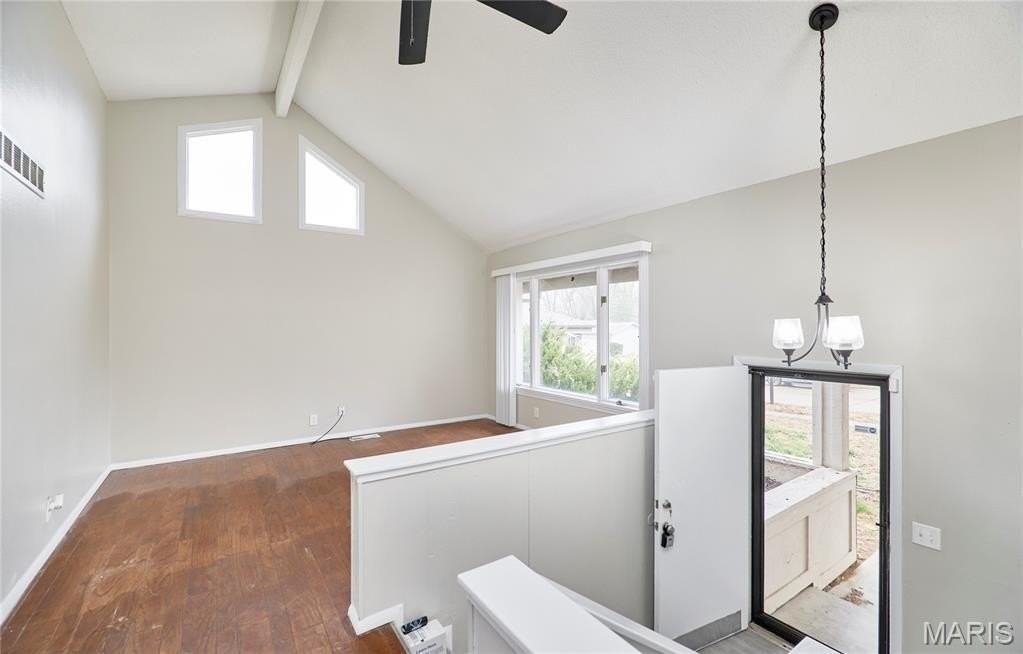 1622 Barkwood Dr - Photo 4 of 31