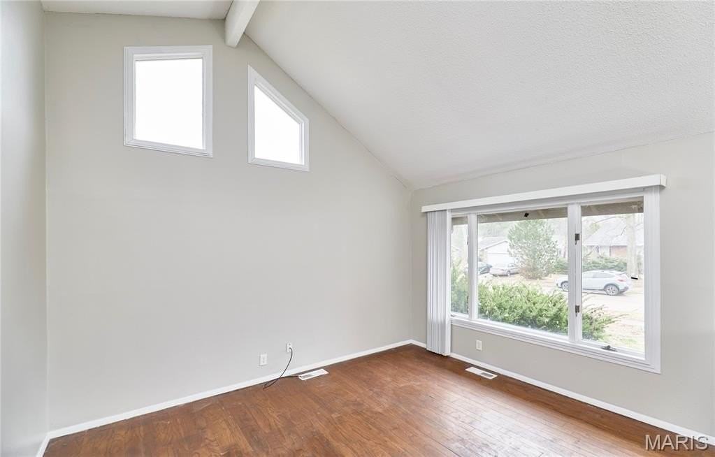 1622 Barkwood Dr - Photo 5 of 31