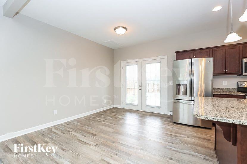 4722 Beryl Dr - Photo 5 of 15