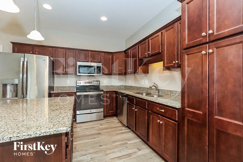 4722 Beryl Dr - Photo 7 of 15