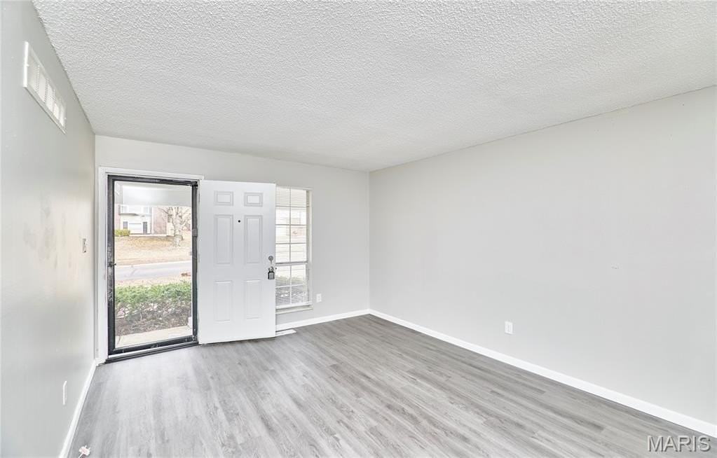 6918 Candlewick Way - Photo 4 of 29