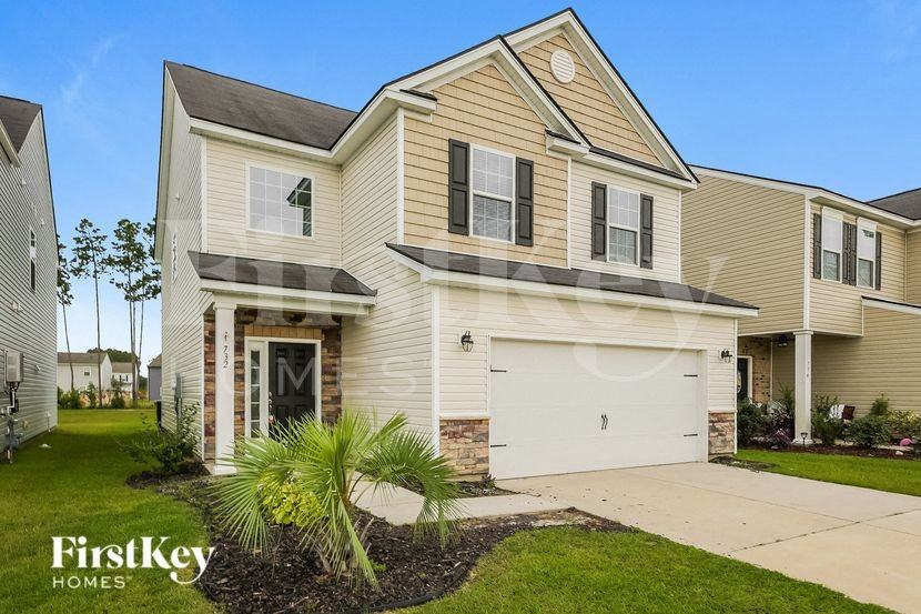 732 Redbud Ln - Photo 2 of 15