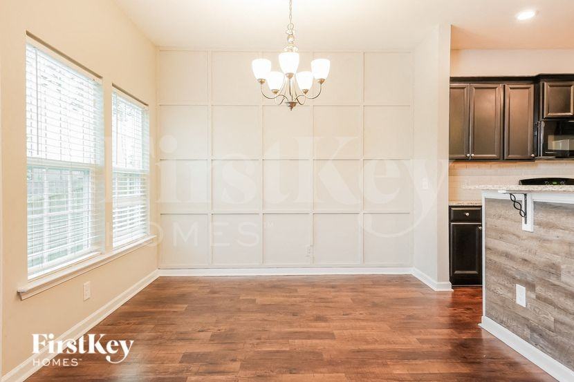 732 Redbud Ln - Photo 5 of 15