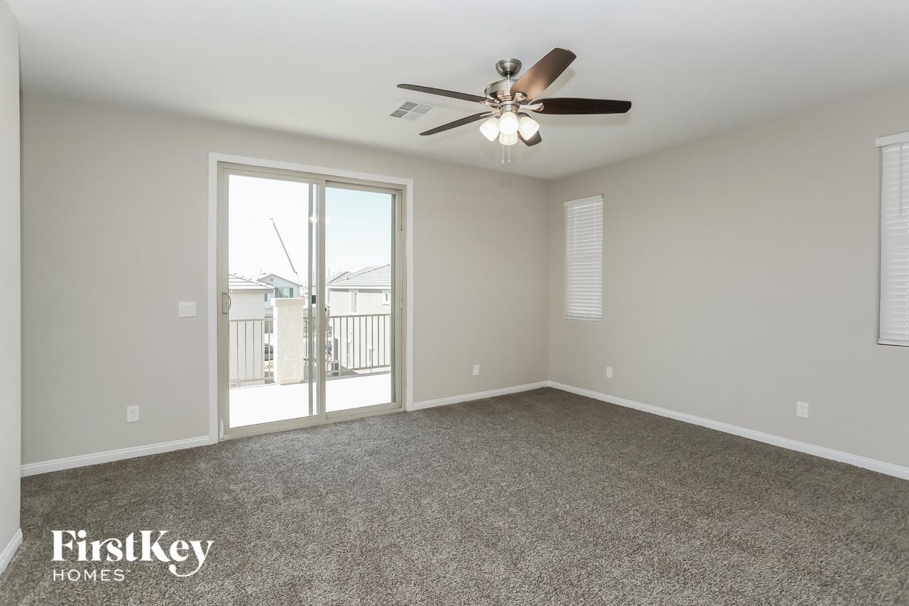 359 Elks Peak Ave - Photo 2 of 15