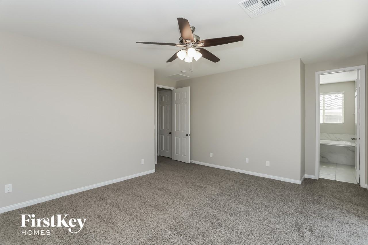 359 Elks Peak Ave - Photo 7 of 15