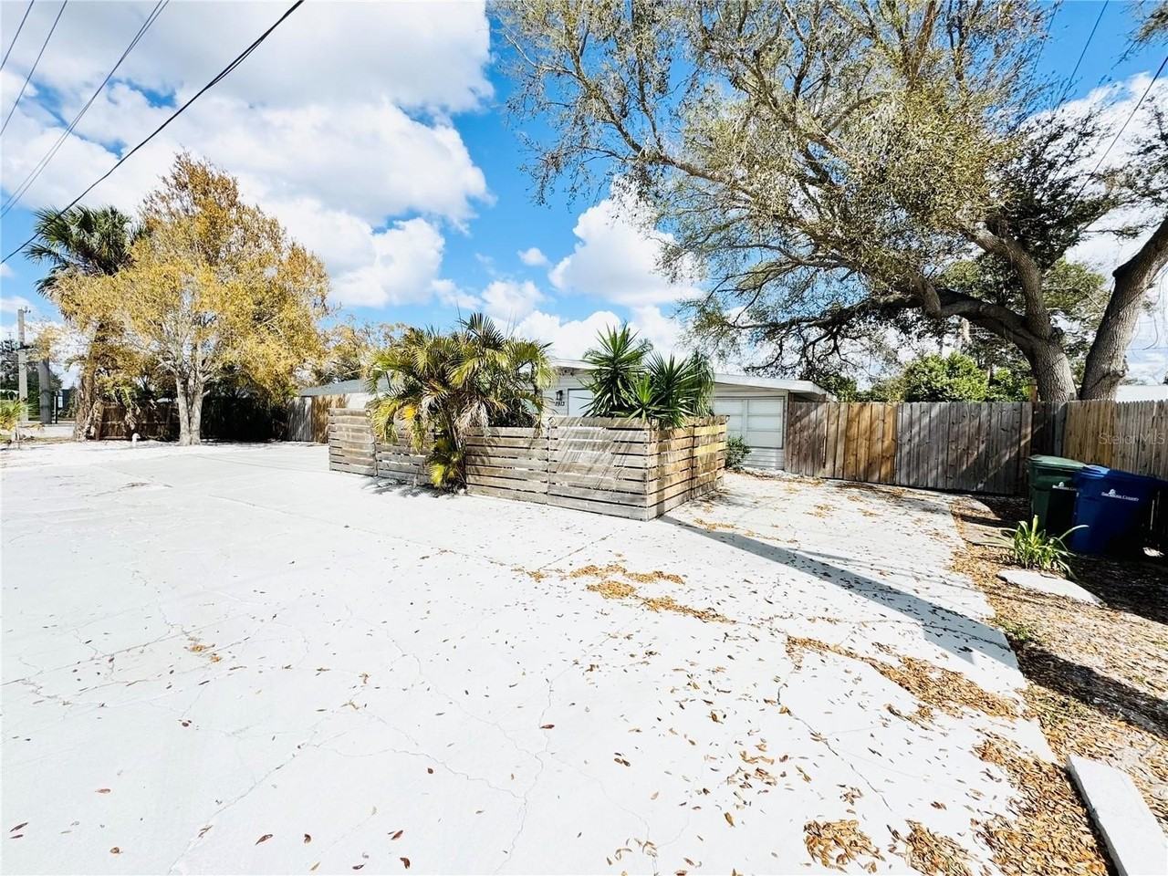 3913 S Shade Ave - Photo 3 of 50