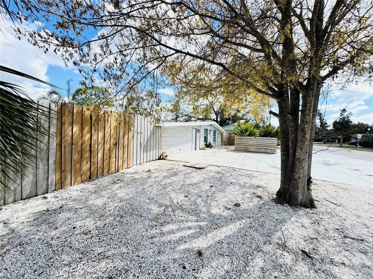 3913 S Shade Ave - Photo 6 of 50