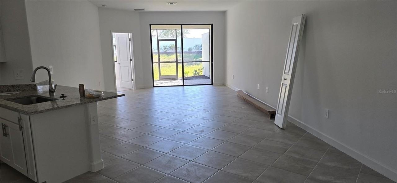 15810 Sunny Day Dr - Photo 3 of 25