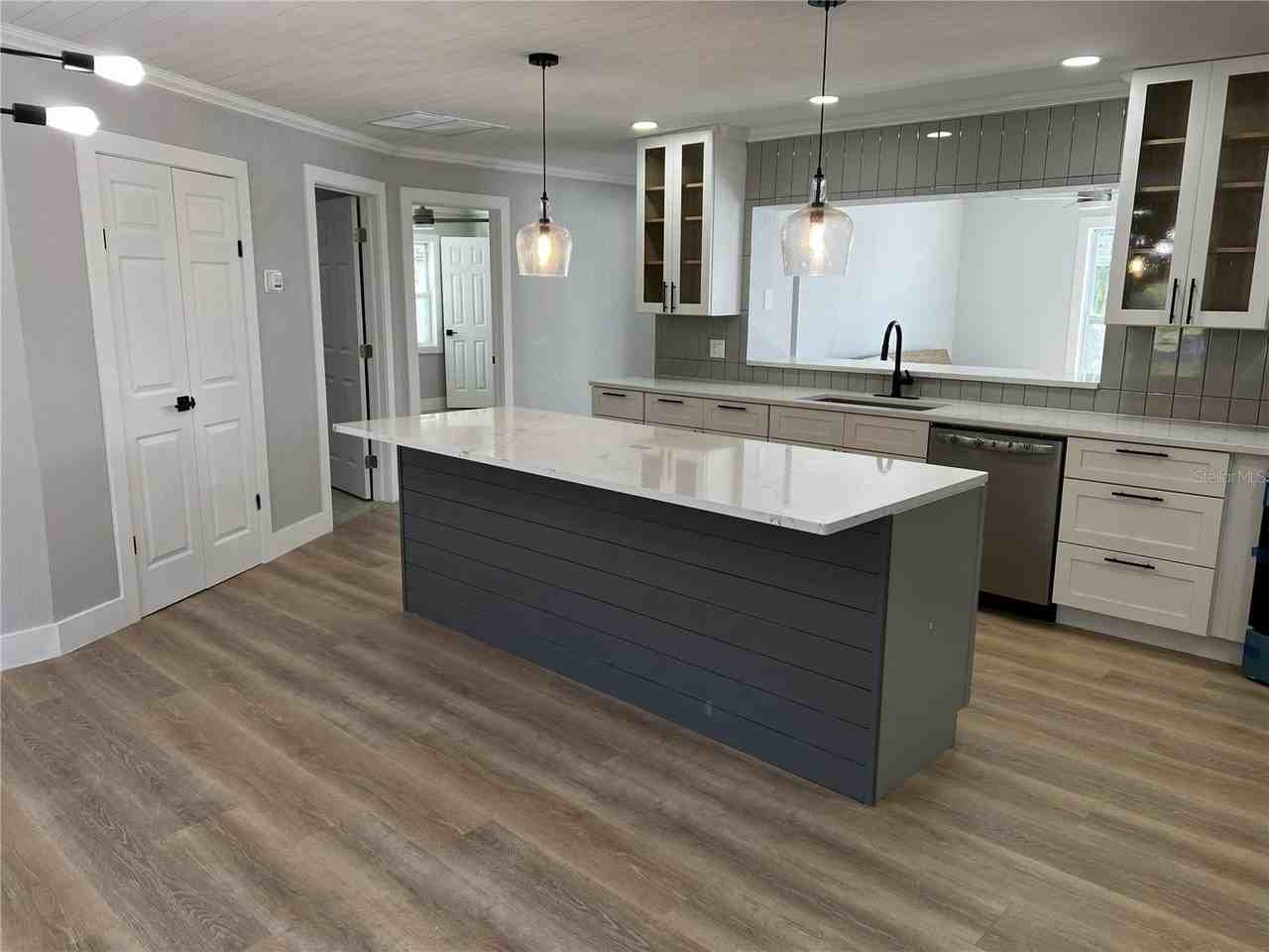 403 28th St - Photo 6 of 21