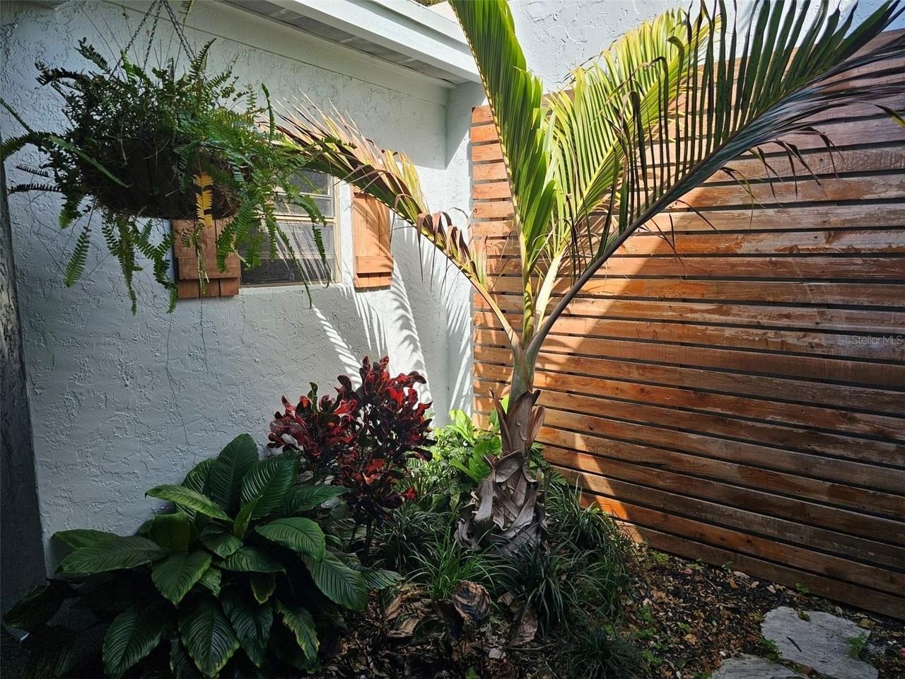 6147 43rd St W - Photo 4 of 33