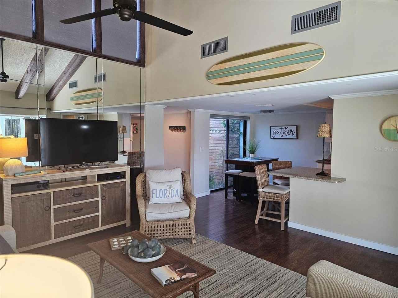 6147 43rd St W - Photo 5 of 33