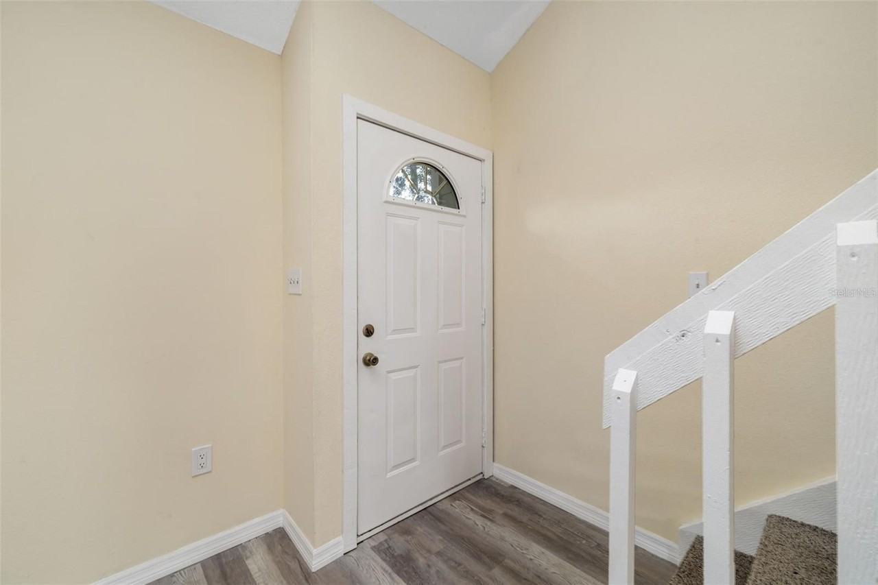 2004 Wood Hollow Pl - Photo 7 of 44