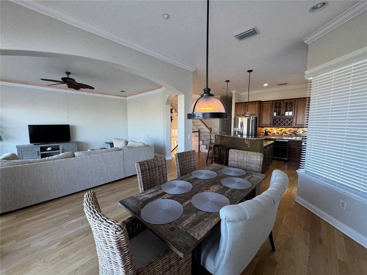 323 Ocean Crest Dr - Photo 3 of 22