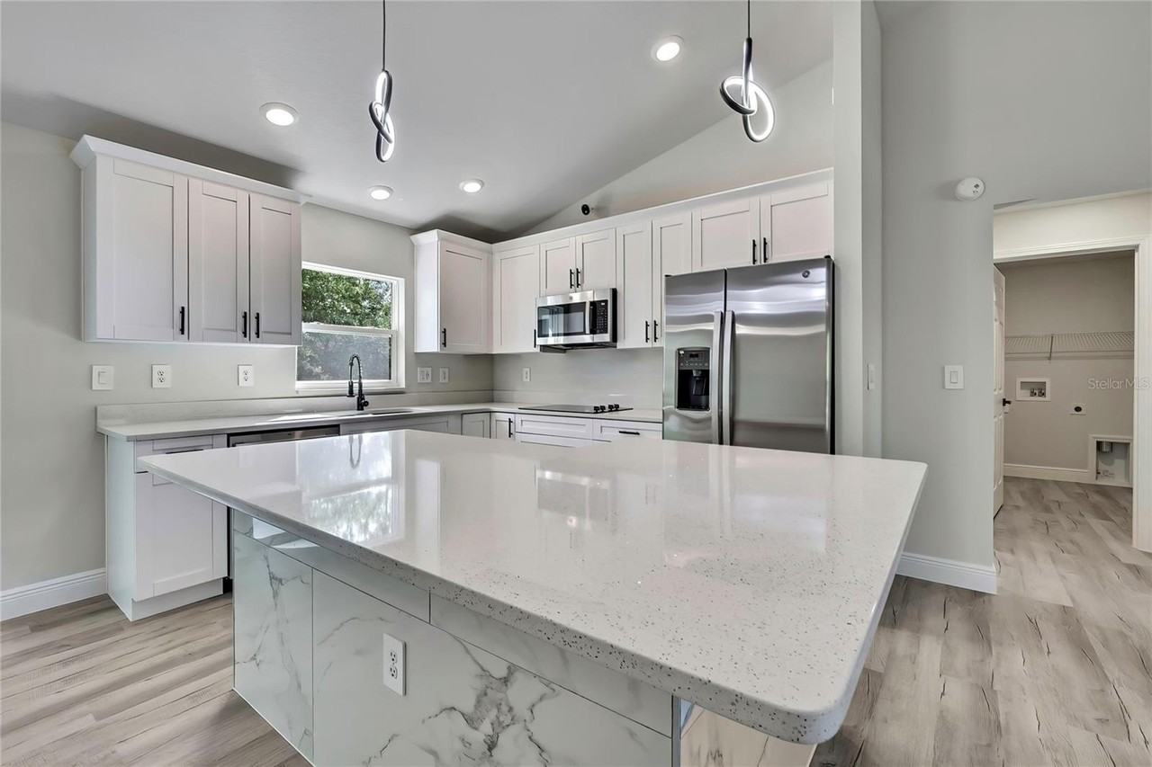 3331 W Gates Ln - Photo 5 of 15