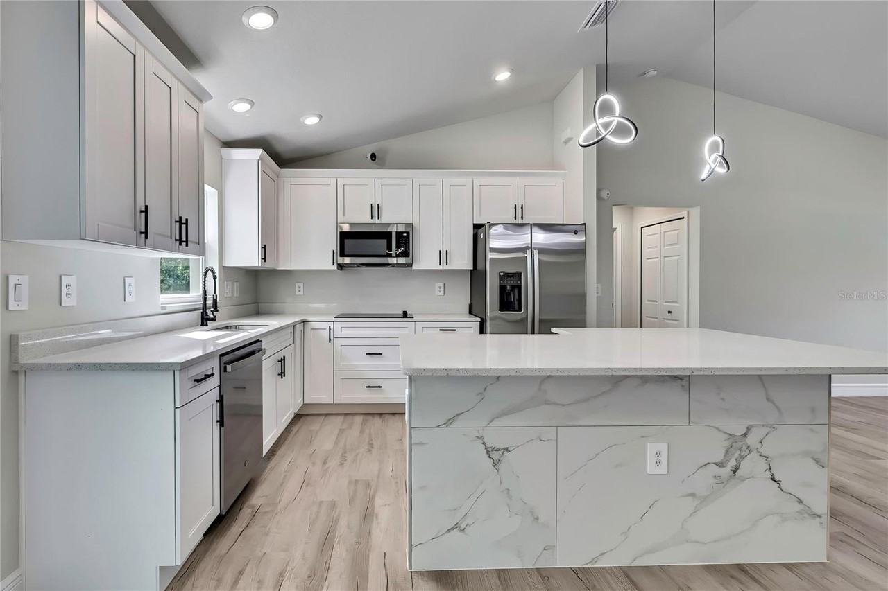 3331 W Gates Ln - Photo 7 of 15