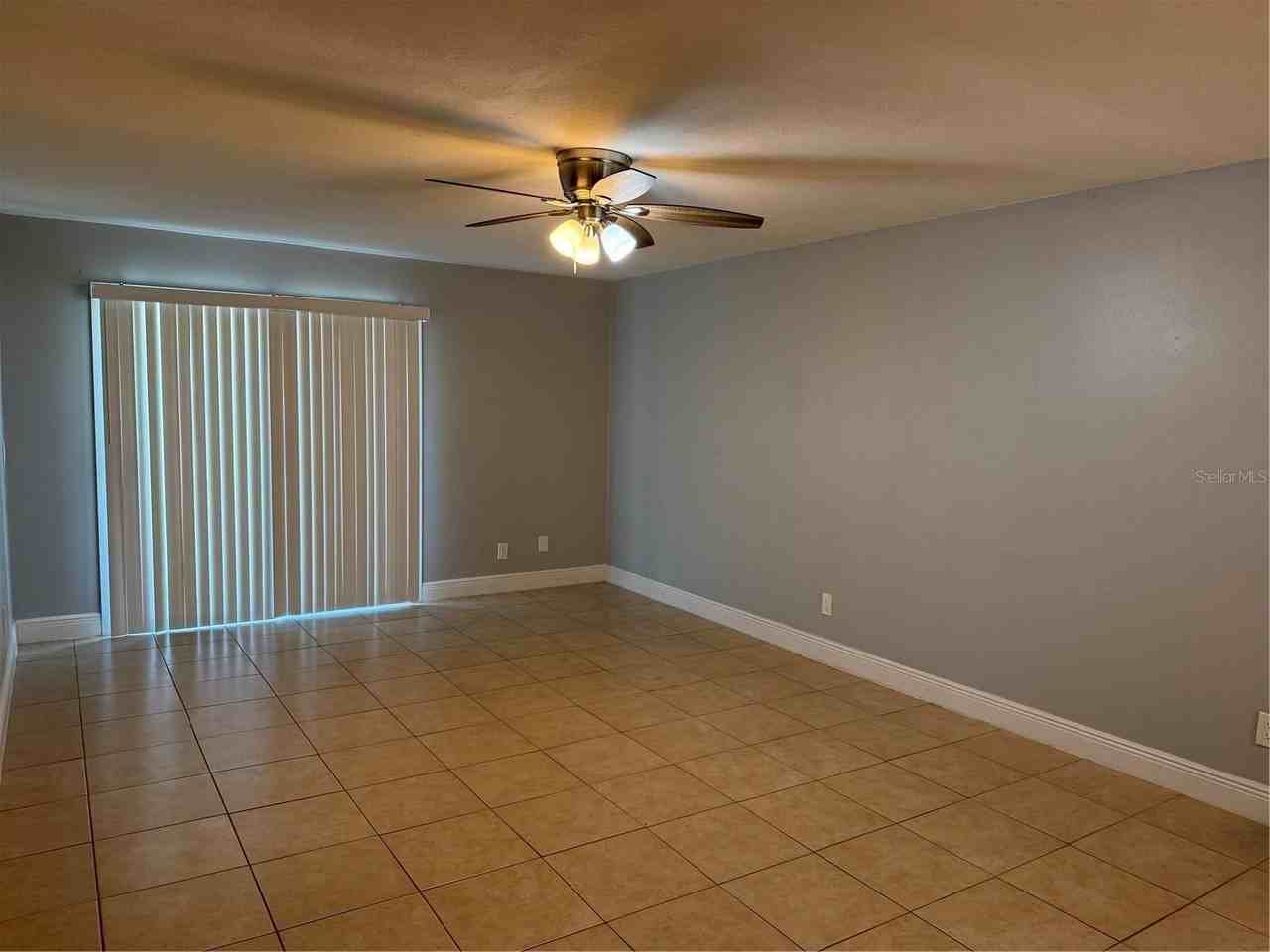 712 Parkwood Ave #2 - Photo 3 of 15