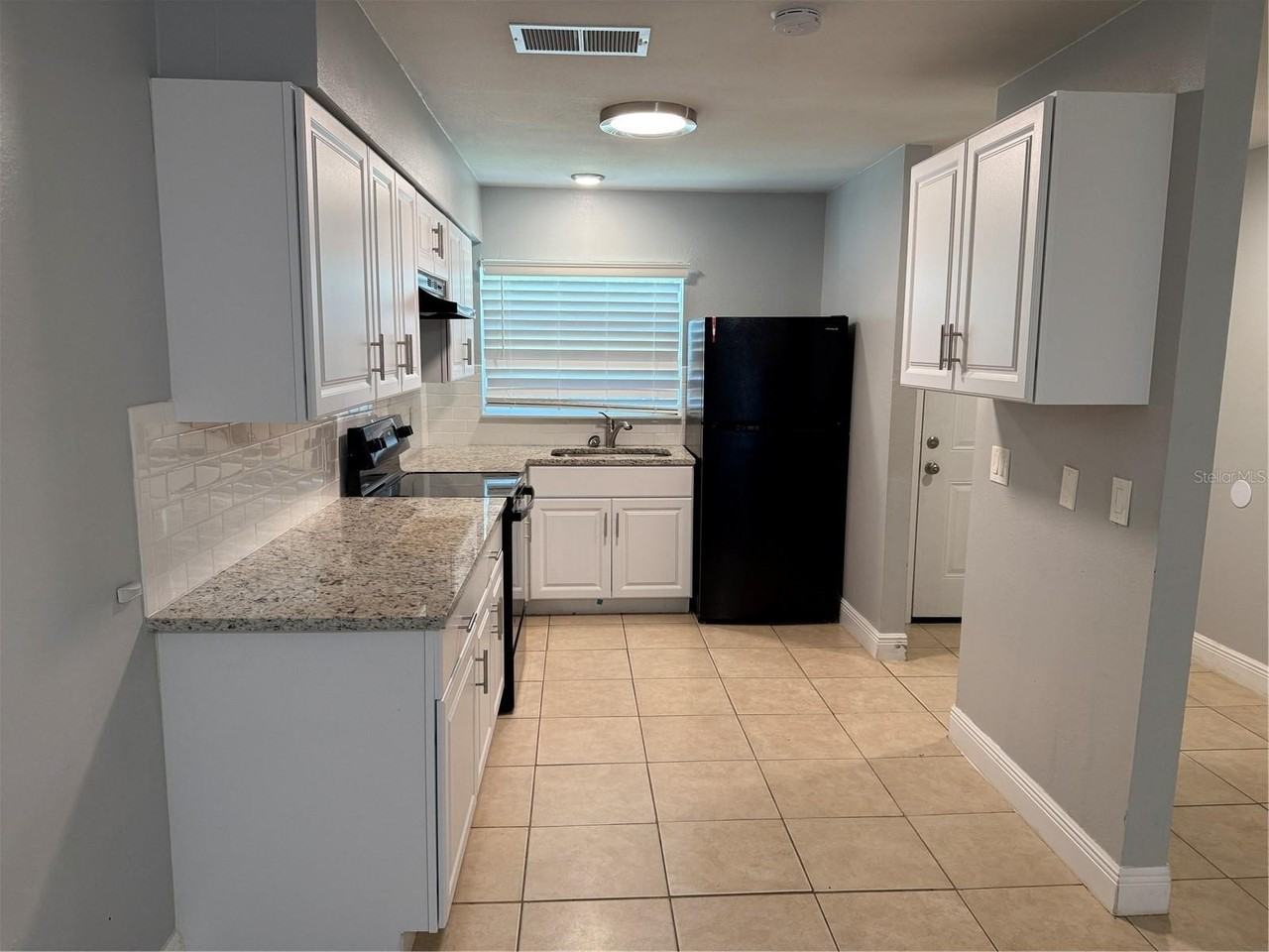 712 Parkwood Ave #2 - Photo 6 of 15