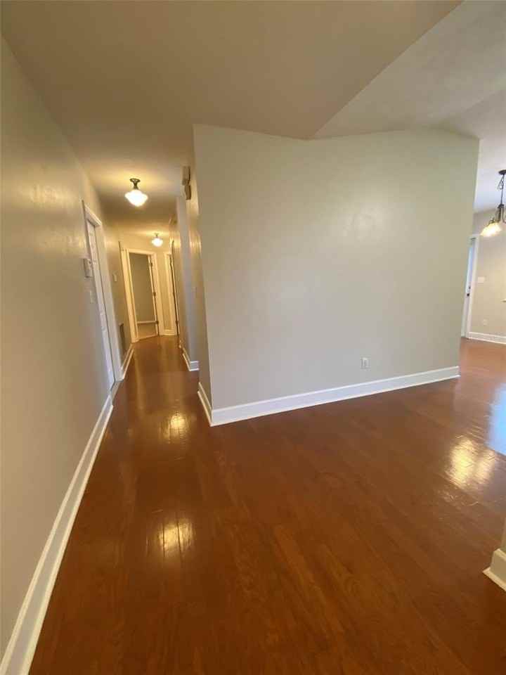 3445 Nw 25th Ter - Photo 5 of 27