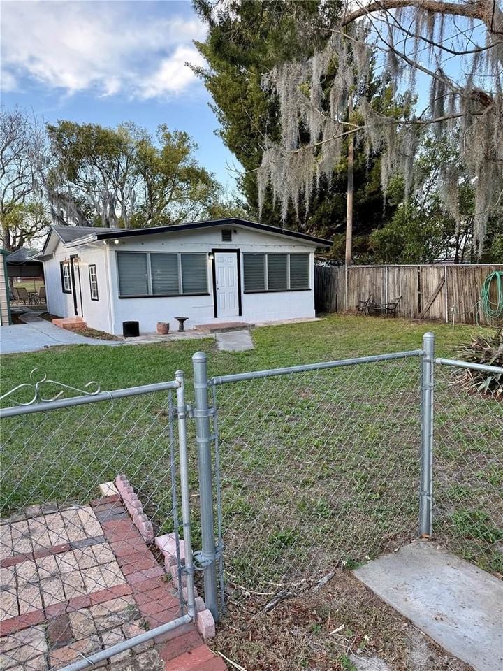 106 Mason St - Photo 3 of 20