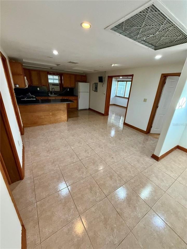 106 Mason St - Photo 7 of 20