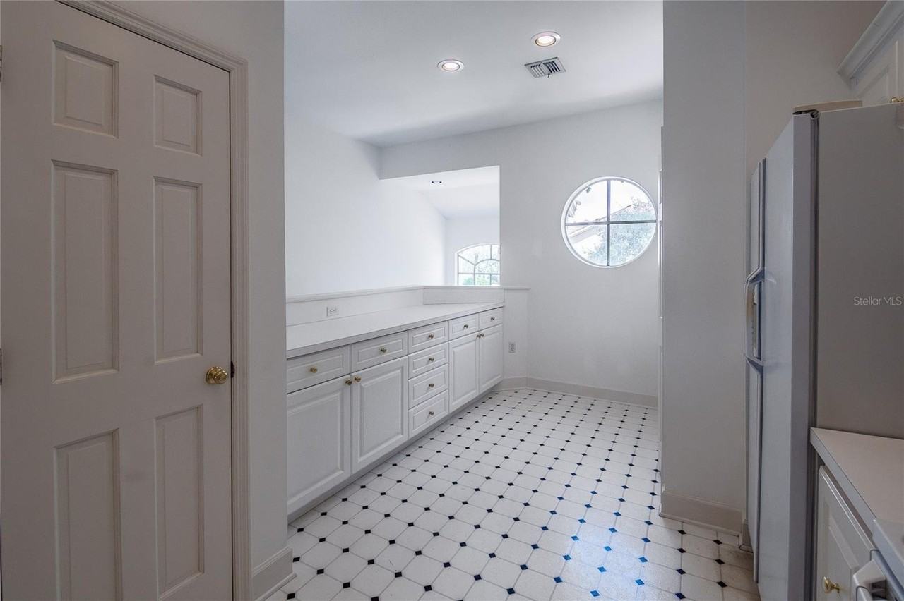 447 Enclave Pl #447 - Photo 6 of 34