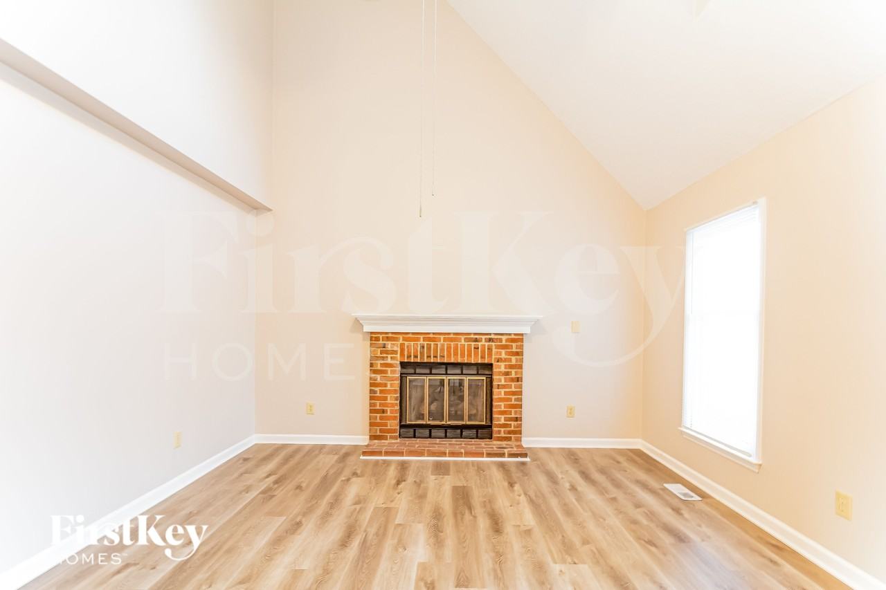 1311 Logan St - Photo 2 of 15