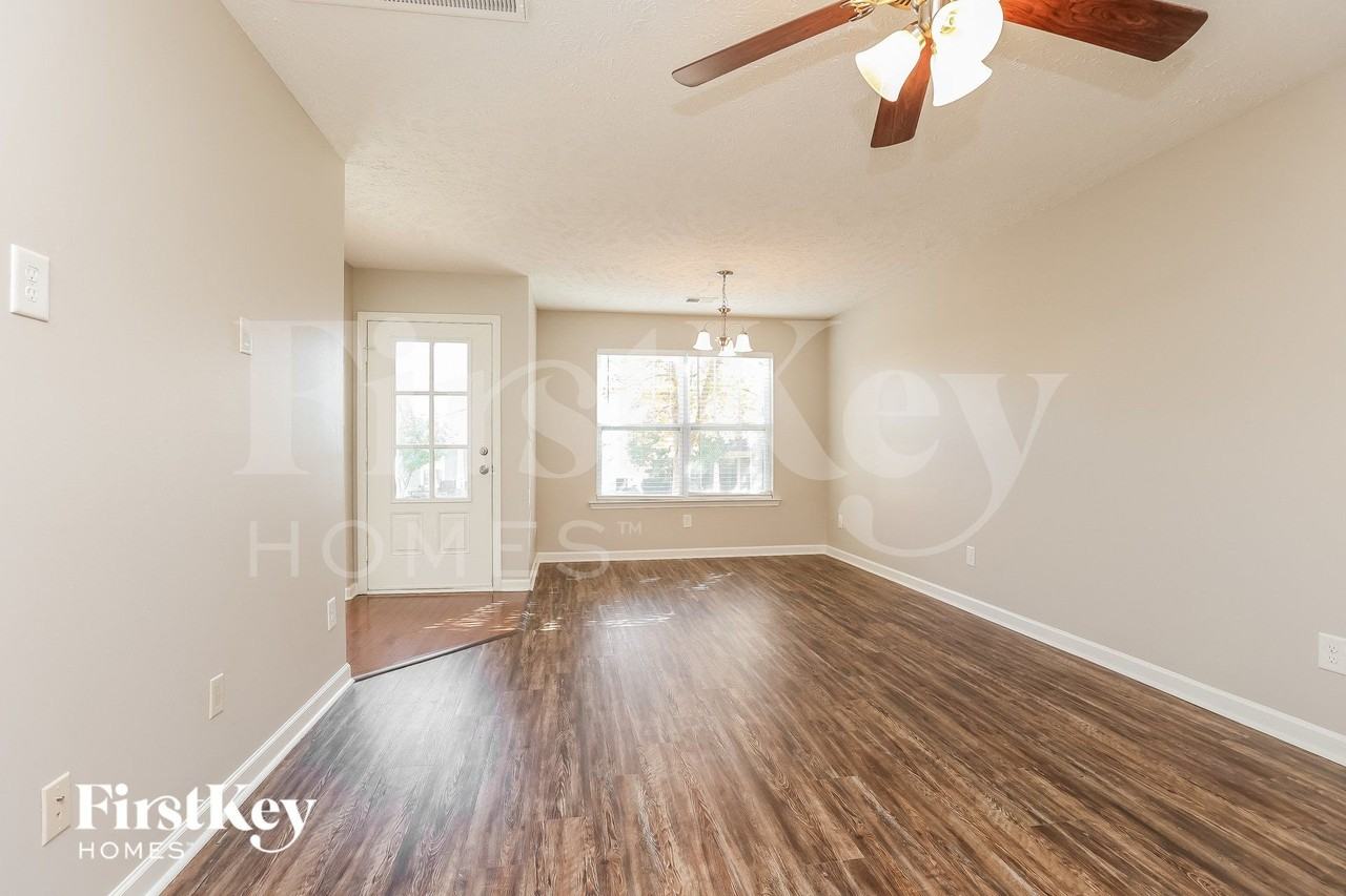 1623 Sprucedale Dr - Photo 2 of 15