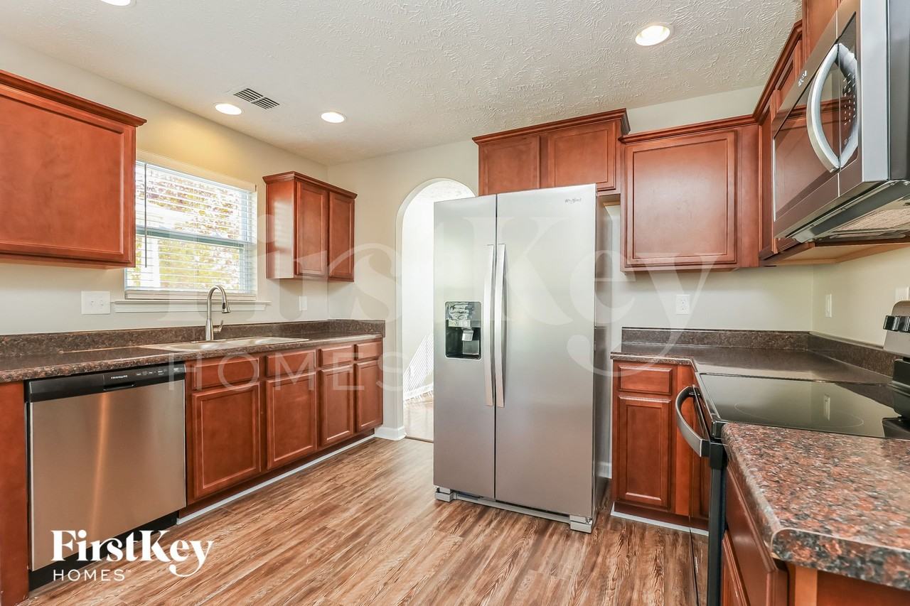 1623 Sprucedale Dr - Photo 6 of 15